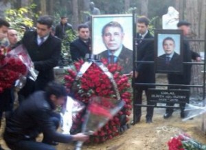 Ильхам Алиев игнорировал похороны своего дяди