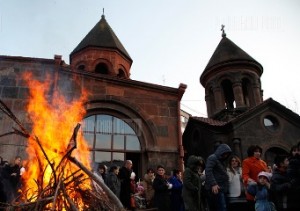 Сегодня в Армении празднуют Трндез, "Танец плодоносного огня"