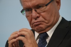 Улюкаев назвал критичной ситуацию с бюджетом России
