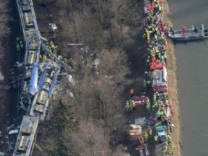 Число погибших в железнодорожной катастрофе в Германии увеличилось до 10 человек