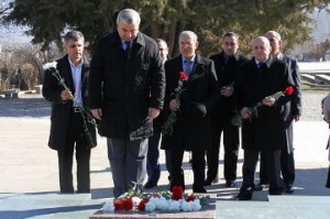 В Степанакерте воздали дань памяти первого спикера парламента НКР Артура Мкртчяна