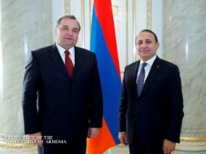 Премьер Армении и глава МЧС России обсудили пути сотрудничества