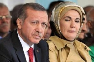 Турецкая оппозиция посоветовала супруге Эрдогана часть состоящего из 1000 комнат президентского дворца превратить в гарем