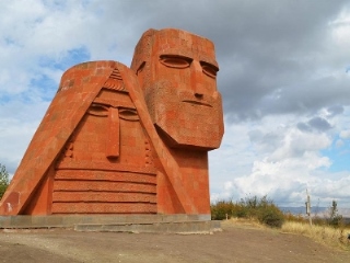 В «возврат Карабаха» верит лишь половина жителей Азербайджана