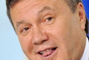 Украина заплатит Януковичу и его сыновьям 170 тысяч фунтов
