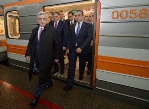 Президент Армении прокатился на метро