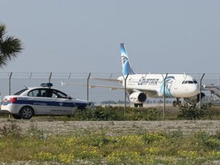 На борту захваченного египетского лайнера есть граждане США и Великобритании