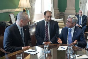 Серж Саргсян пригласил губернатора Масачусетса посетить Армению