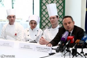 Французский посол хочет попробовать блюда армянских бабушек