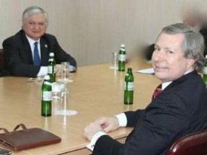 Уорлик и Налбандян обсудили дальнейшие шаги по урегулированию карабахского конфликта