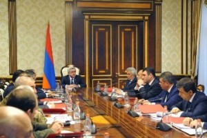 Президент Армении предложил обсудить возможность заключения договора о военной взаимопомощи с НКР