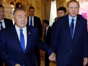Назарбаев и Эрдоган прогулялись рука об руку