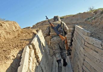 Азербайджанские ВС вновь стреляют по армянским позициям