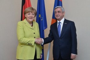 Германия готова помочь в урегулировании Карабахского конфликта: Меркель