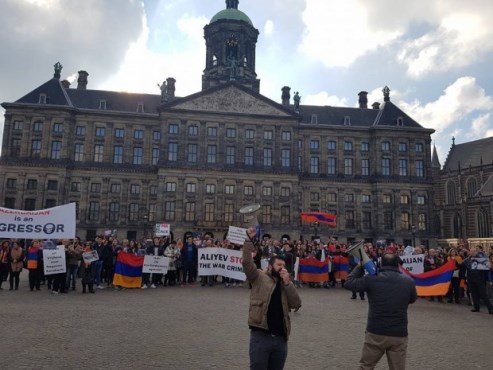 Армяне Амстердама вышли на акцию протеста - «Азербайджан - агрессор»
