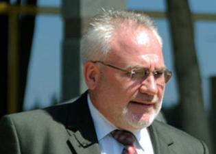 Сопредседатель Попов не знает кем он работает?