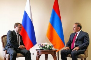 Абраамян и Медведев по телефону обсудили текущую повестку армяно-российских союзнических отношений