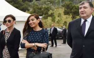Как азербайджанский министр инвестировал с семьей Алиева