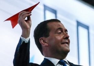Медведев подчеркнул необходимость соблюдения перемирия в НКР