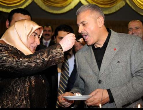 «Очаровательная» жена будущего премьер-министра Турции (Фото)