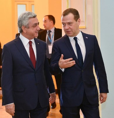 Медведев: Мы в России очень напряженно следили за развитием событий в Карабахе