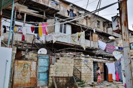 "Вылизанный" центр Баку и трущобы с тотальной нищетой