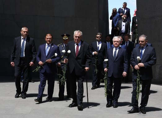 Президент Чехии призвал парламент страны последовать примеру Бундестага и признать Геноцид армян