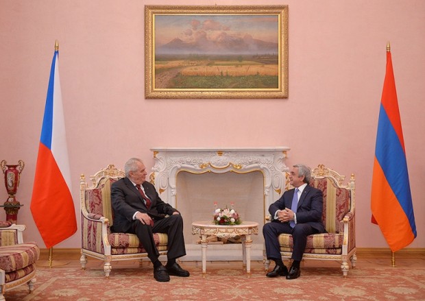 В резиденции президента Армении состоялись официальные проводы президента Чехии Милоша Земана