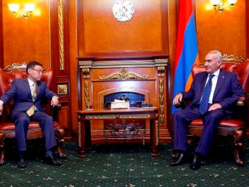 Между Арменией и Казахстаном наблюдается прогресс в развитии экономических связей - Галуст Саакян