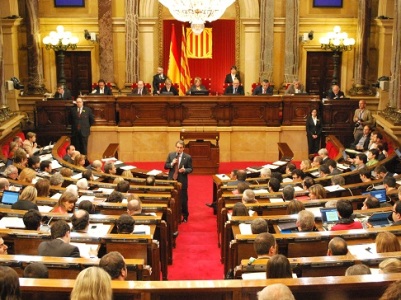 Парламент Каталонии поддержал начало отделения от Испании