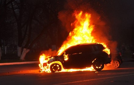 У Азербайджанского журналиста сожгли квартиру и автомобиль