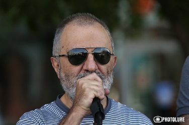 "Репрессии продолжаются": В Армении задержан Алек Енигомшян
