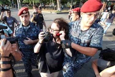 В Ереване задержана известная актриса Арсине Ханджян