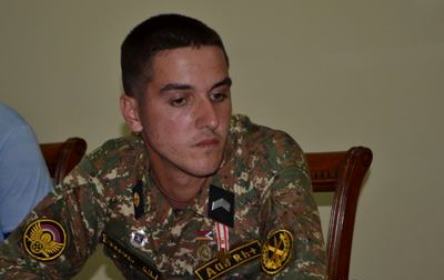 Подбивший три азербайджанских танка солдат вернулся домой из армии