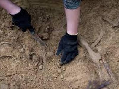 Археологи нашли скелеты влюбленных подростков, умерших 3700 лет назад