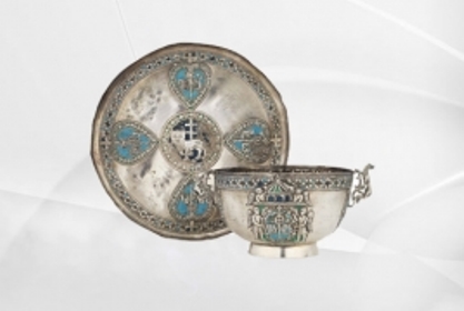 Армянская эмалированная серебряная чашка с блюдцем была продана за £15.000