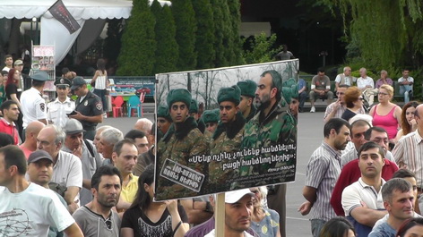 На площади Свободы отметили день рождения Жирайра Сефиляна (Видео)