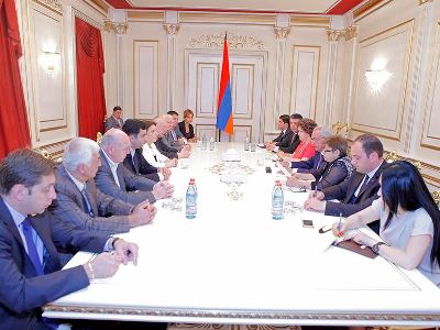 Армения придает важность углублению и расширению разносторонних связей с Грузией - Галуст Саакян