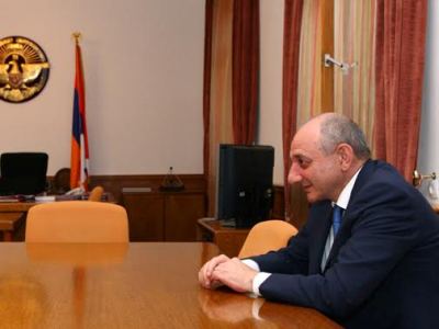 Президент Саакян и Анджея Каспршик обсудили ситуацию на линии соприкосновения