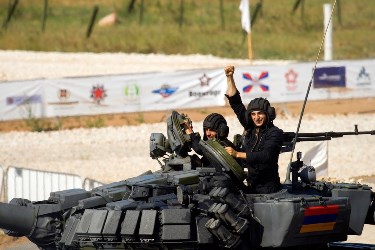 Армянские танкисты победили в первой индивидуальной гонке "Танкового биатлона"