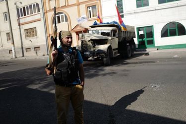 «Сасна Црер» требуют явиться в полк ППС министра здравоохранения Армении