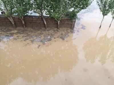 Дорога у въезда в село Касах ушла под воду