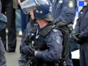 На западе Австралии произошли столкновения аборигенов с полицией