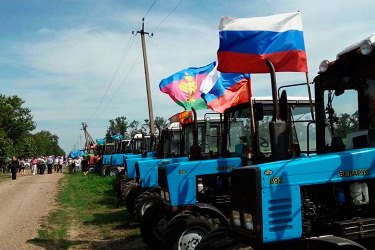 В Ростовской области ОМОН задержал всех участников тракторного пробега на Москву