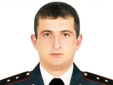В Ереване похоронили погибшего полицейского