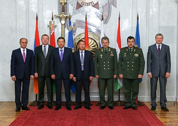 Министры обороны ОДКБ прибывают в Ереван