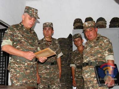 Министр обороны НКР побывал в воинской части на восточном направлении