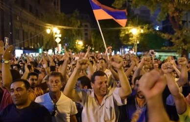 В Ереване проходит митинг в поддержку активистам «Сасна Црер»