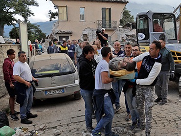 Число жертв землетрясения в Италии возросло до 22