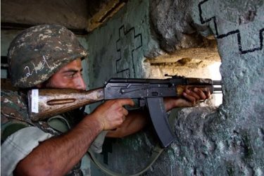 Минувшей ночью ВС Азербайджана произвели в направлении армянских позиций свыше 230 выстрелов